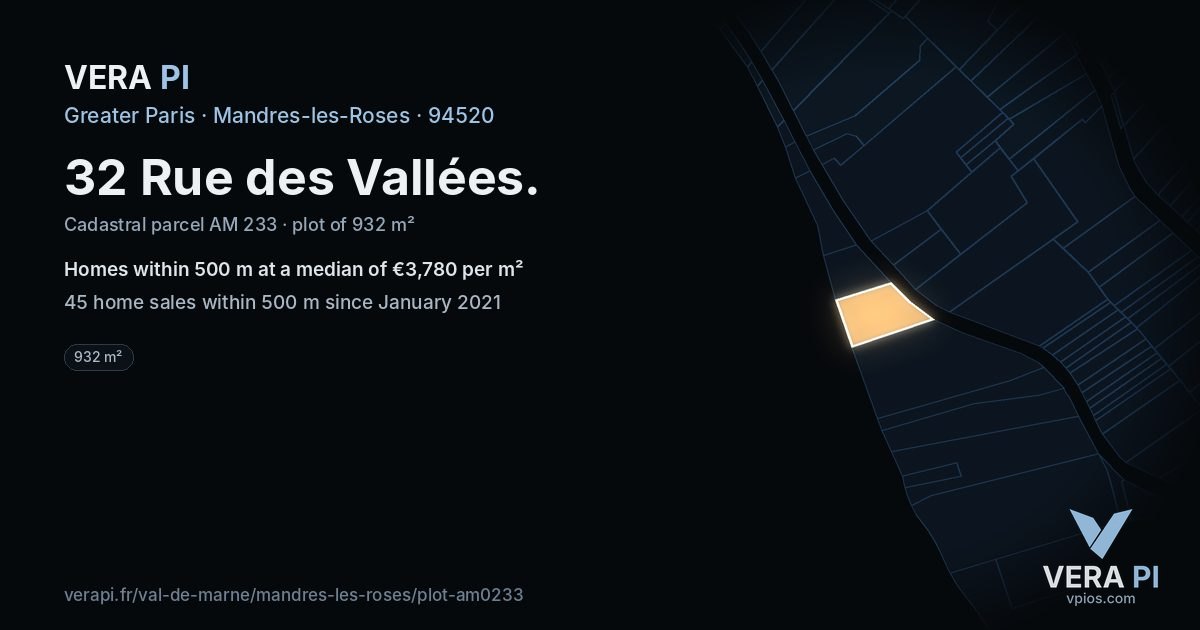 32 Rue des Vallées, Mandres-les-Roses at night – the plot lit, the parcels around coloured by the prices near them