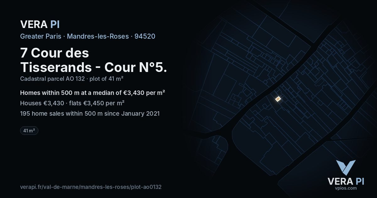 7 Cour des Tisserands - Cour N°5, Mandres-les-Roses at night – the plot lit, the parcels around coloured by the prices near them