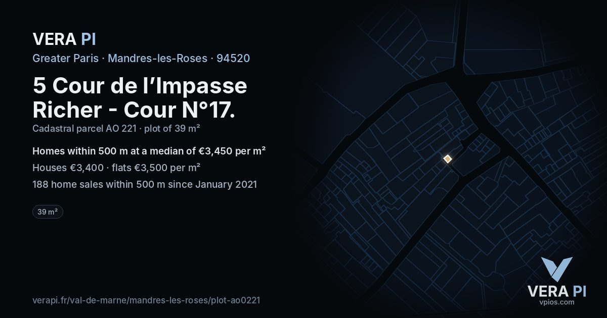 5 Cour de l’Impasse Richer - Cour N°17, Mandres-les-Roses at night – the plot lit, the parcels around coloured by the prices near them