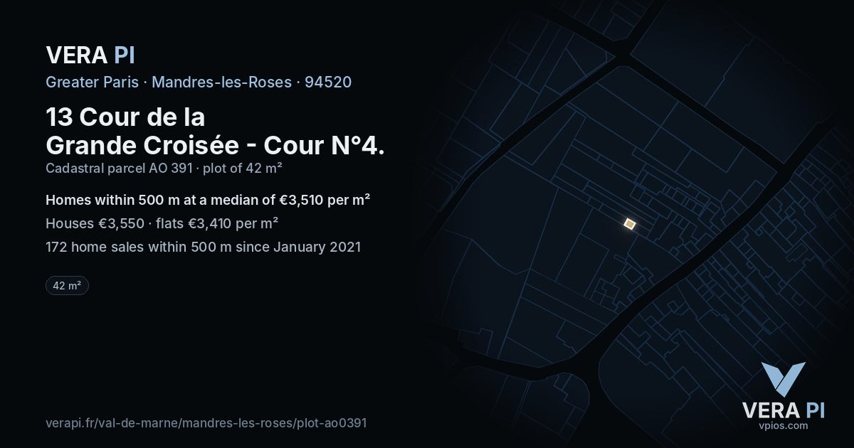 13 Cour de la Grande Croisée - Cour N°4, Mandres-les-Roses at night – the plot lit, the parcels around coloured by the prices near them
