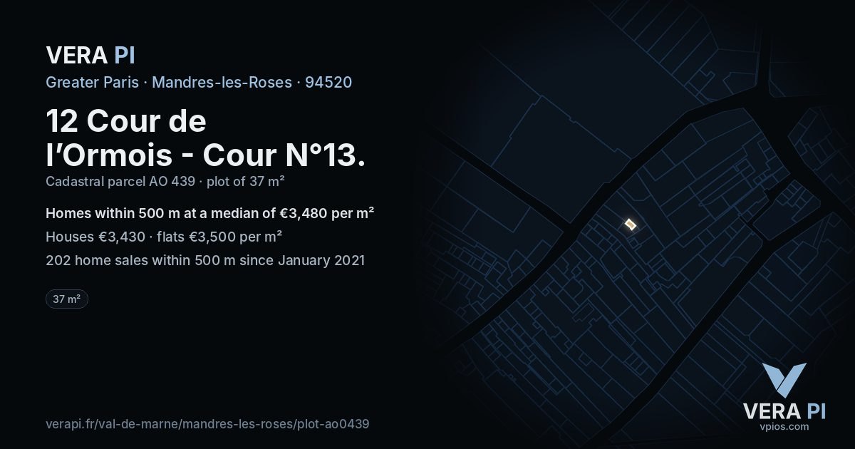 12 Cour de l’Ormois - Cour N°13, Mandres-les-Roses at night – the plot lit, the parcels around coloured by the prices near them