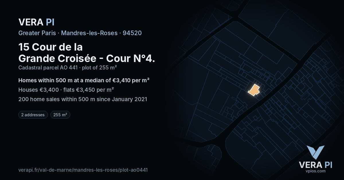 15 Cour de la Grande Croisée - Cour N°4, Mandres-les-Roses at night – the plot lit, the parcels around coloured by the prices near them