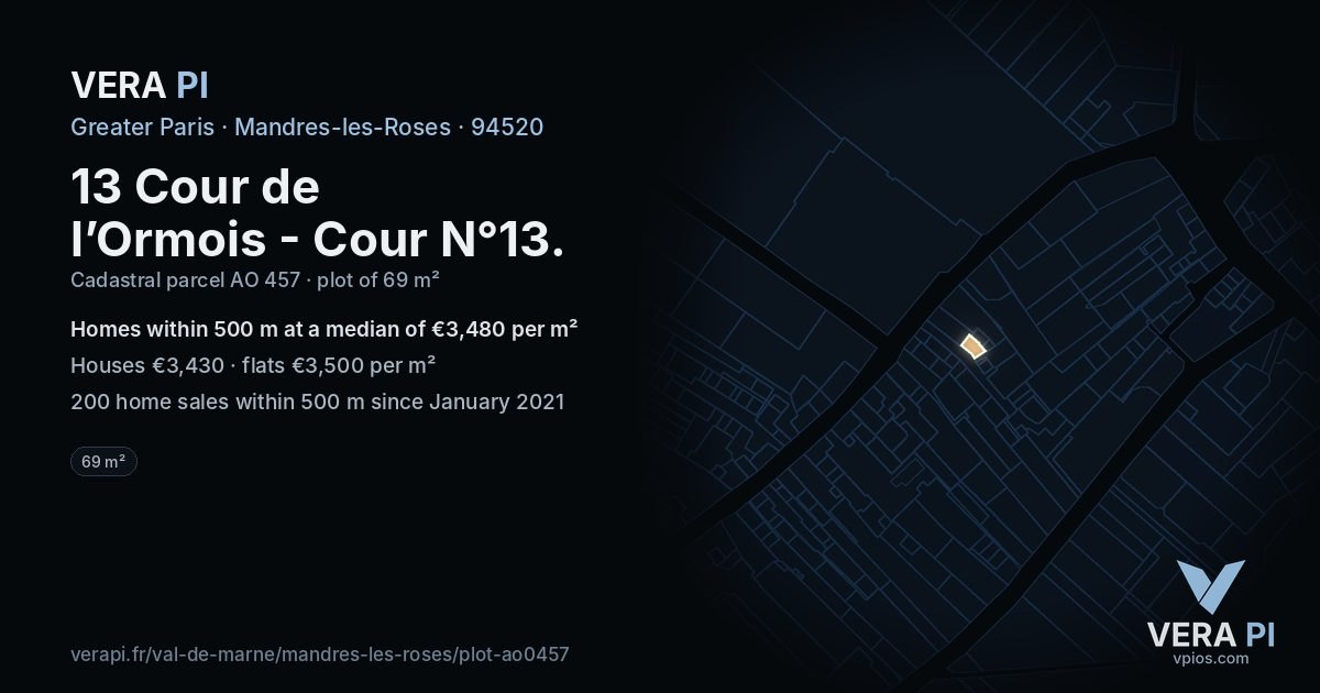 13 Cour de l’Ormois - Cour N°13, Mandres-les-Roses at night – the plot lit, the parcels around coloured by the prices near them