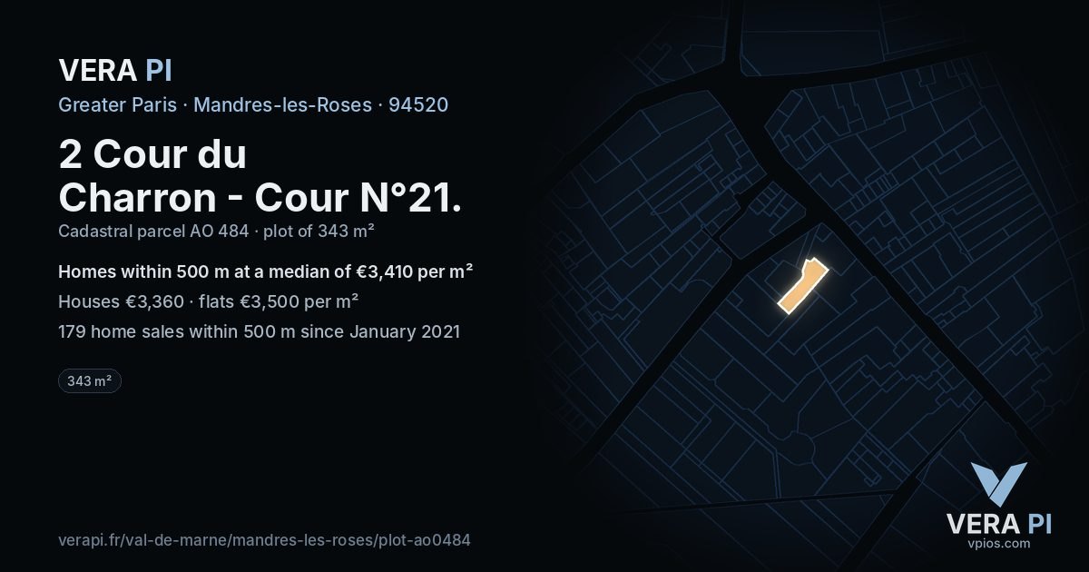 2 Cour du Charron - Cour N°21, Mandres-les-Roses at night – the plot lit, the parcels around coloured by the prices near them