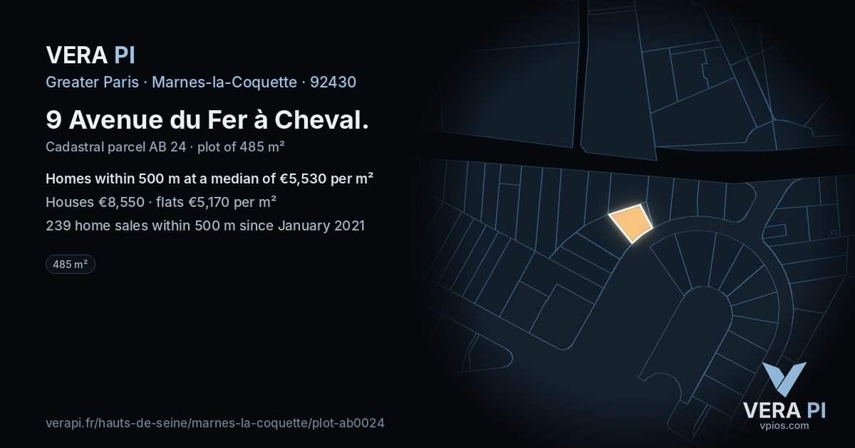 9 Avenue du Fer à Cheval, Marnes-la-Coquette at night – the plot lit, the parcels around coloured by the prices near them