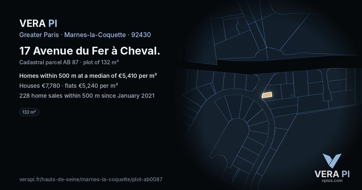 17 Avenue du Fer à Cheval, Marnes-la-Coquette at night – the plot lit, the parcels around coloured by the prices near them