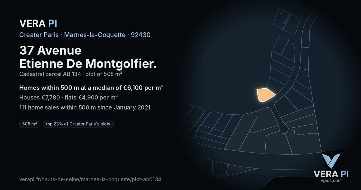 37 Avenue Etienne De Montgolfier, Marnes-la-Coquette at night – the plot lit, the parcels around coloured by the prices near them