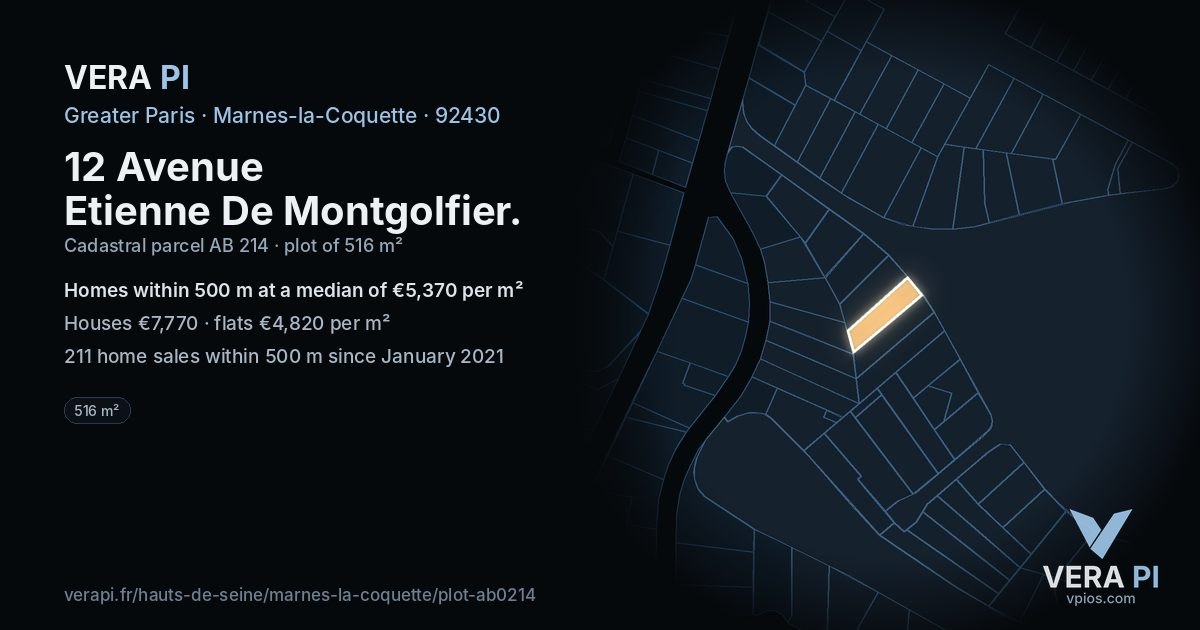 12 Avenue Etienne De Montgolfier, Marnes-la-Coquette at night – the plot lit, the parcels around coloured by the prices near them