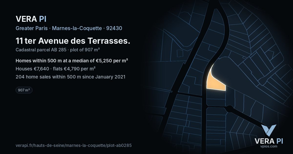 11 ter Avenue des Terrasses, Marnes-la-Coquette at night – the plot lit, the parcels around coloured by the prices near them