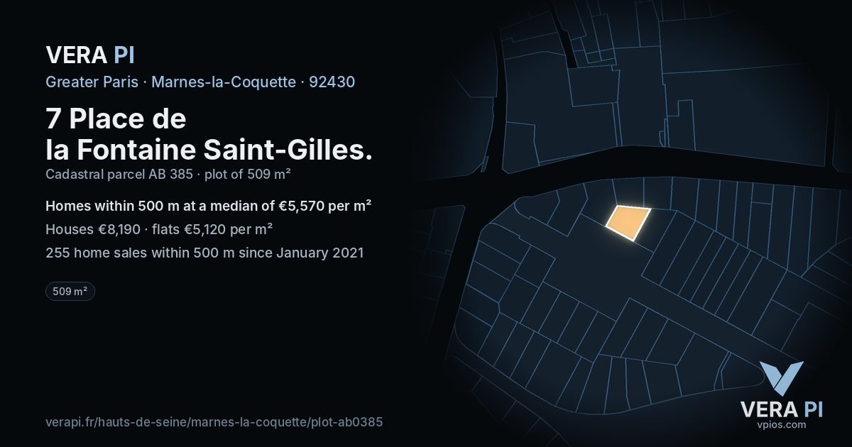 7 Place de la Fontaine Saint-Gilles, Marnes-la-Coquette at night – the plot lit, the parcels around coloured by the prices near them