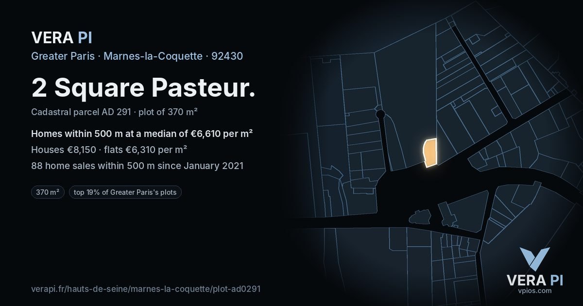 2 Square Pasteur, Marnes-la-Coquette at night – the plot lit, the parcels around coloured by the prices near them