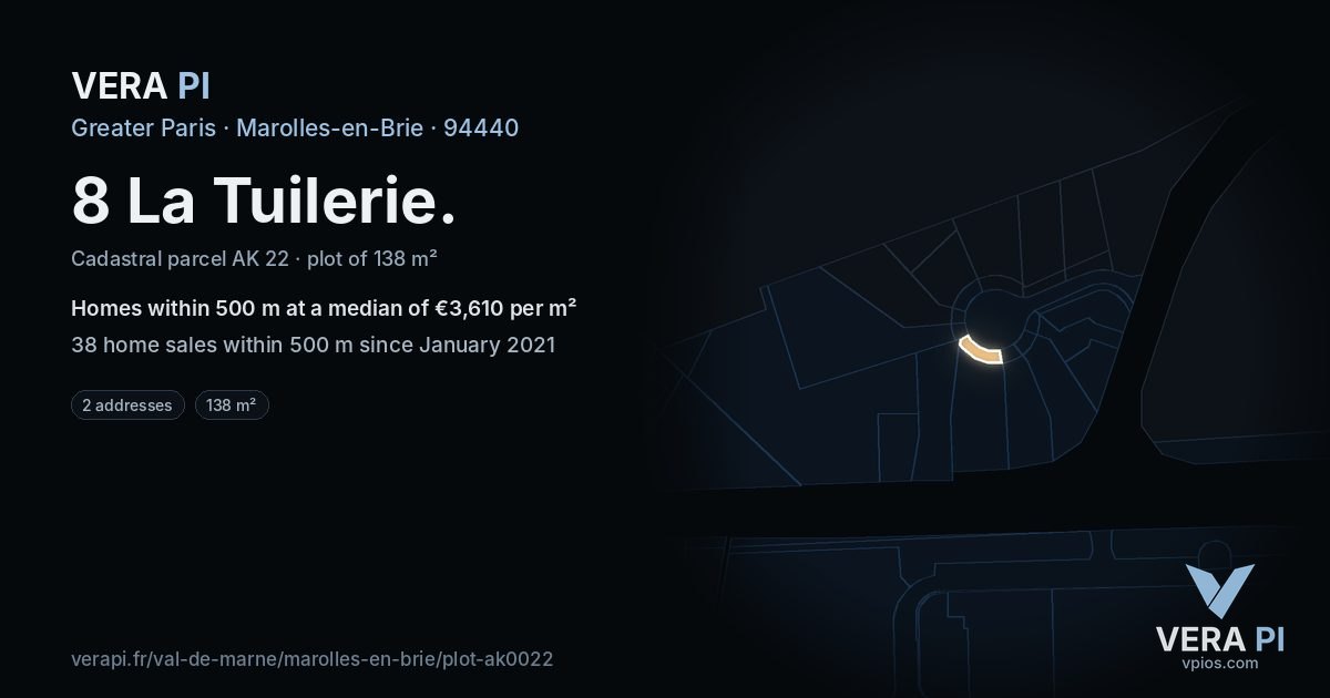 8 La Tuilerie, Marolles-en-Brie at night – the plot lit, the parcels around coloured by the prices near them