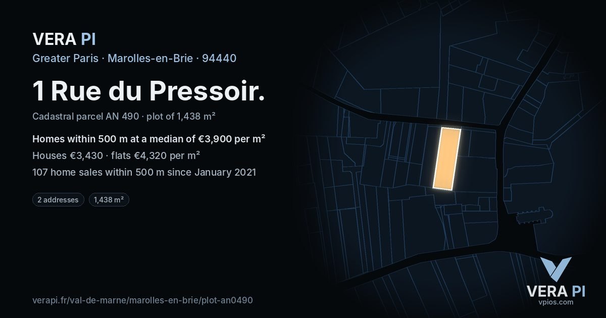 1 Rue du Pressoir, Marolles-en-Brie at night – the plot lit, the parcels around coloured by the prices near them