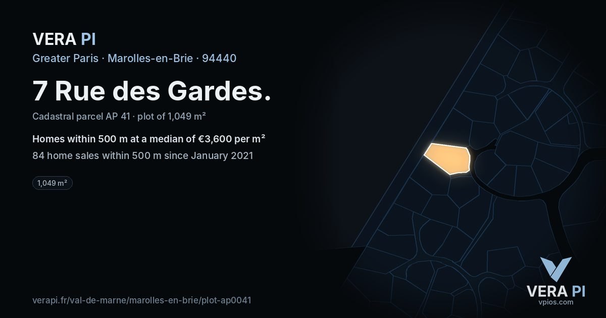 7 Rue des Gardes, Marolles-en-Brie at night – the plot lit, the parcels around coloured by the prices near them