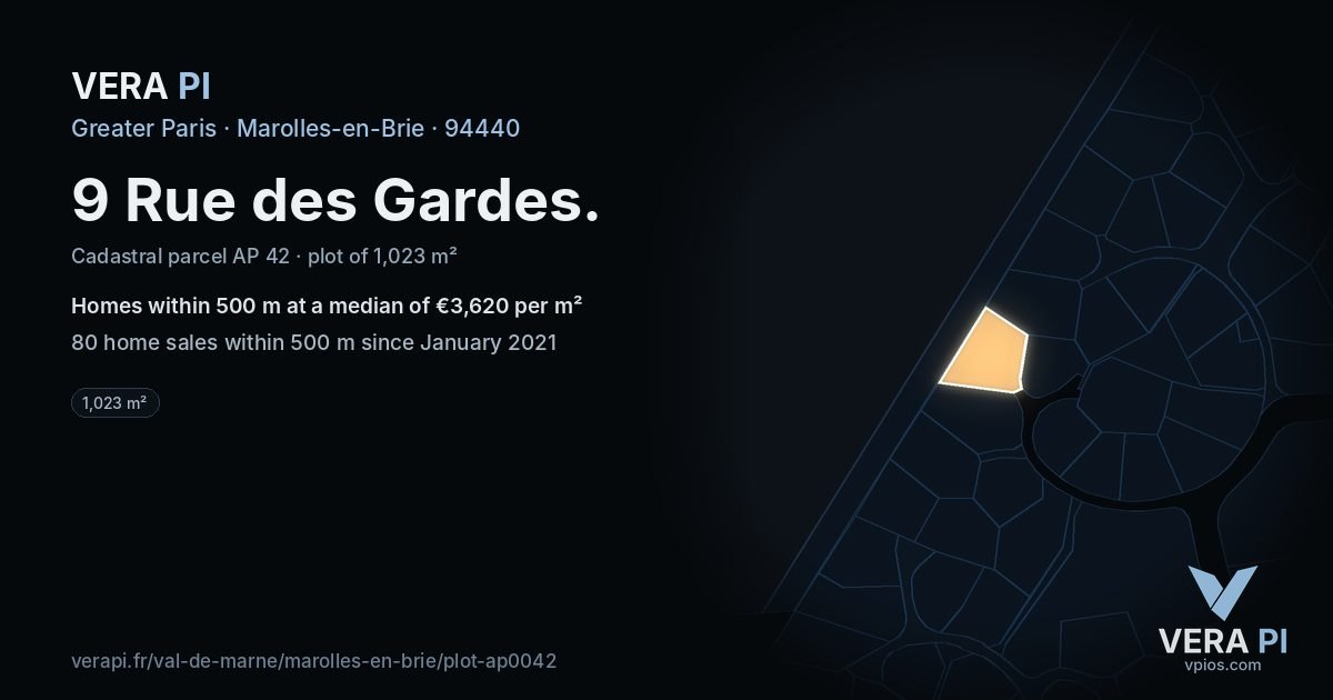 9 Rue des Gardes, Marolles-en-Brie at night – the plot lit, the parcels around coloured by the prices near them