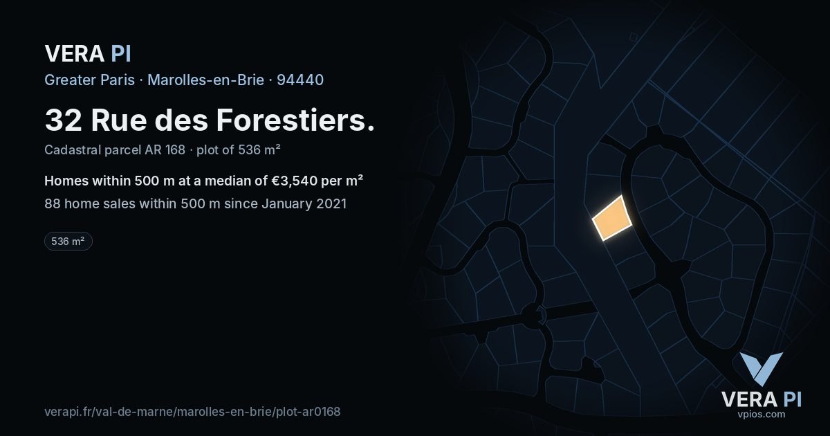 32 Rue des Forestiers, Marolles-en-Brie at night – the plot lit, the parcels around coloured by the prices near them