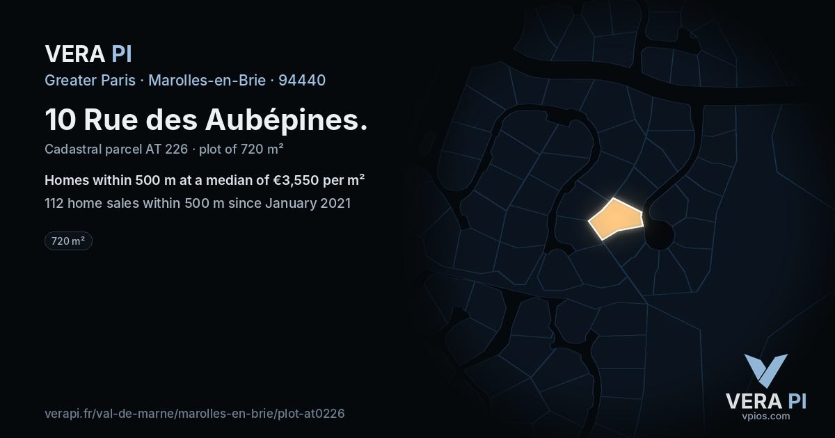10 Rue des Aubépines, Marolles-en-Brie at night – the plot lit, the parcels around coloured by the prices near them
