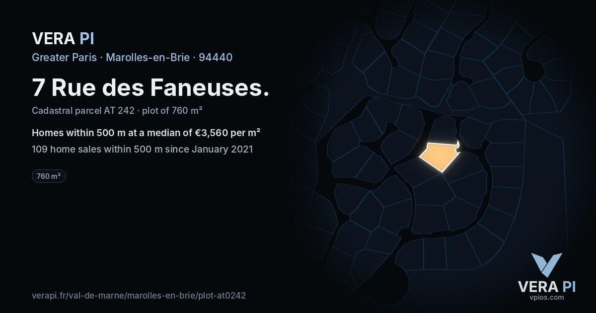 7 Rue des Faneuses, Marolles-en-Brie at night – the plot lit, the parcels around coloured by the prices near them