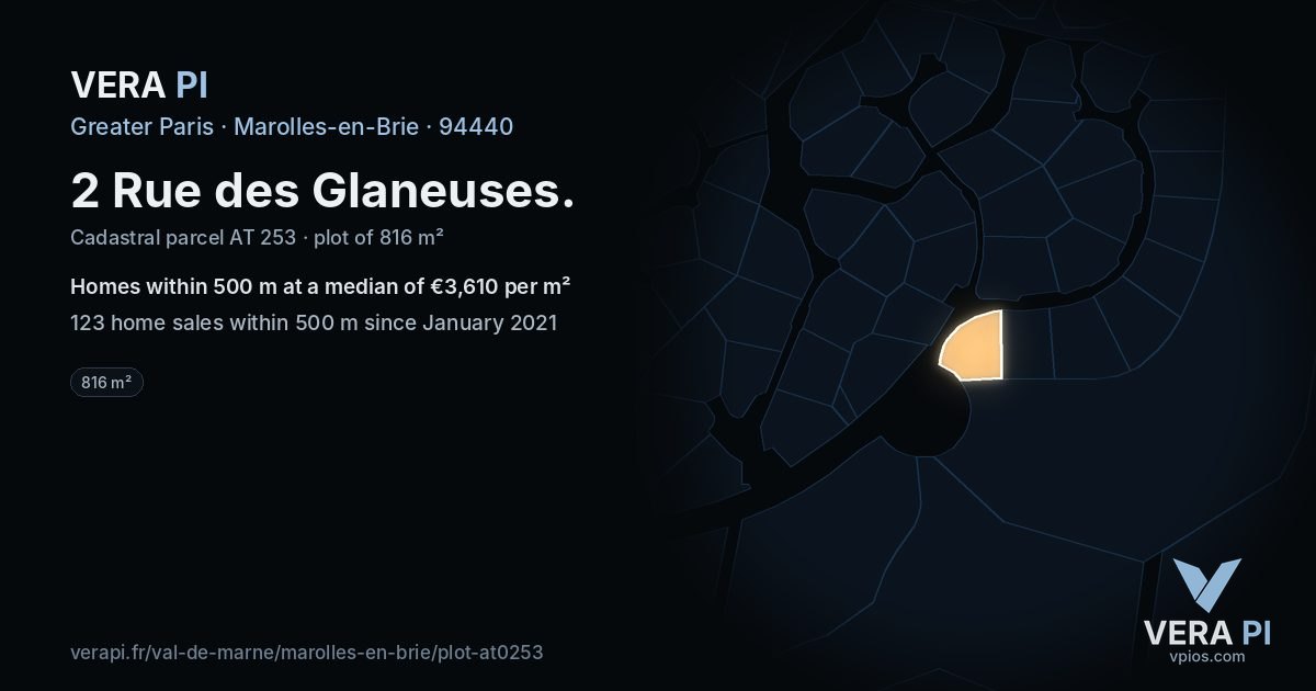 2 Rue des Glaneuses, Marolles-en-Brie at night – the plot lit, the parcels around coloured by the prices near them