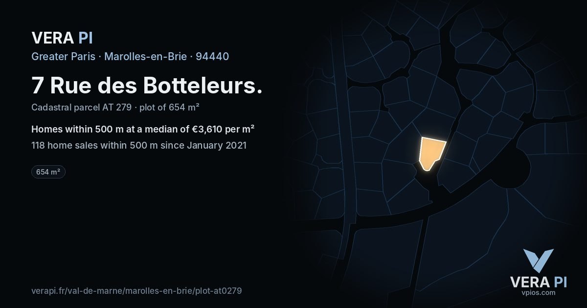 7 Rue des Botteleurs, Marolles-en-Brie at night – the plot lit, the parcels around coloured by the prices near them