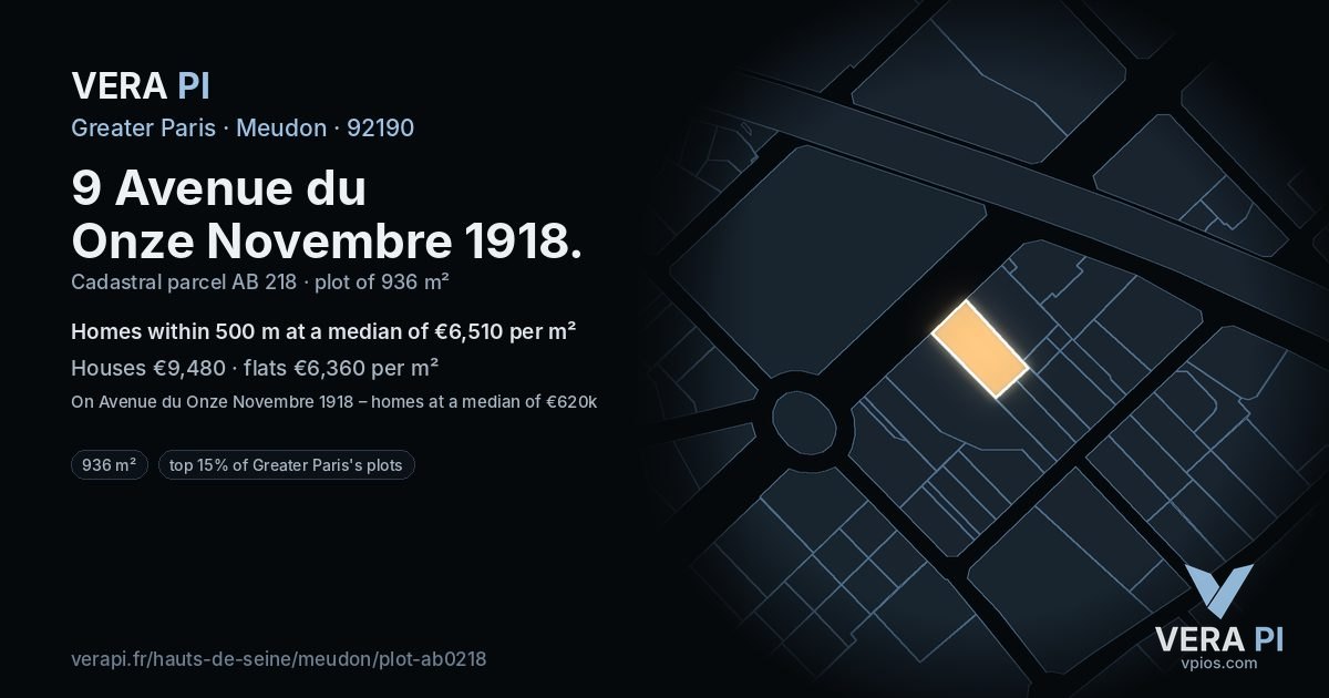 9 Avenue du Onze Novembre 1918, Meudon at night – the plot lit, the parcels around coloured by the prices near them