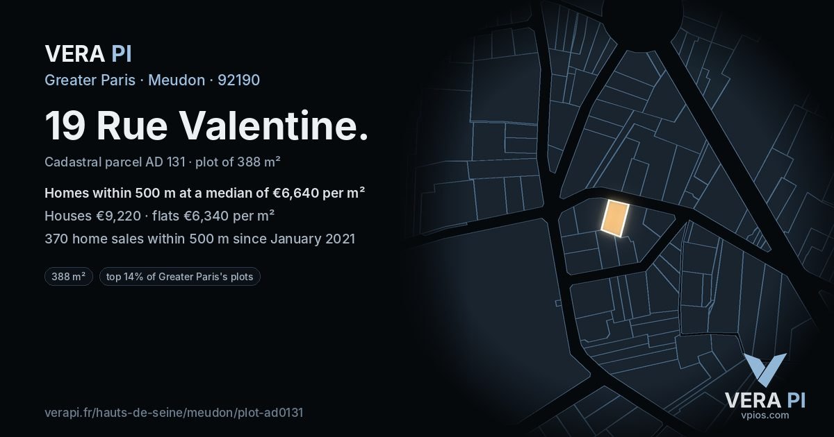19 Rue Valentine, Meudon at night – the plot lit, the parcels around coloured by the prices near them