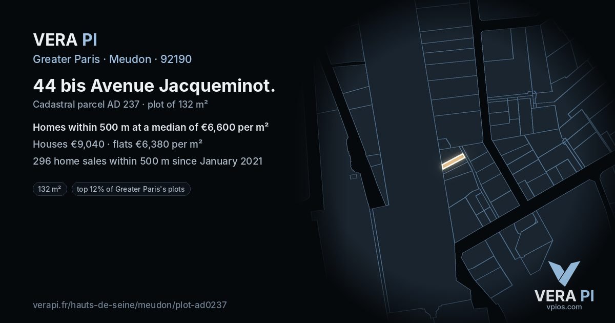 44 bis Avenue Jacqueminot, Meudon at night – the plot lit, the parcels around coloured by the prices near them