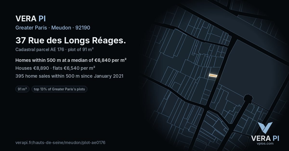 37 Rue des Longs Réages, Meudon at night – the plot lit, the parcels around coloured by the prices near them