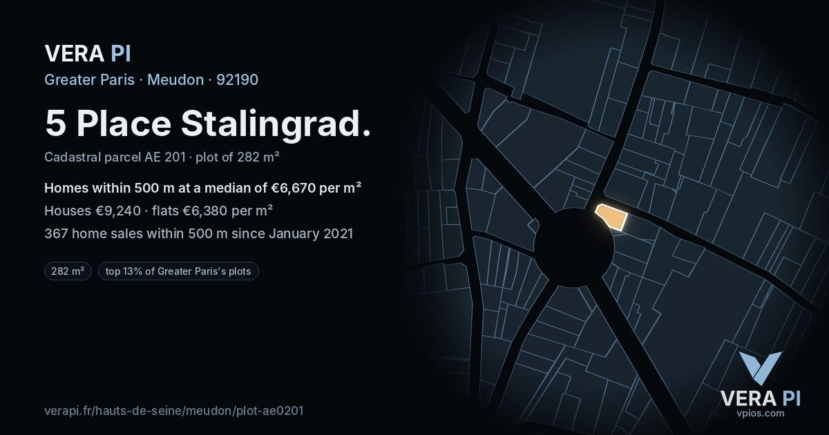 5 Place Stalingrad, Meudon at night – the plot lit, the parcels around coloured by the prices near them