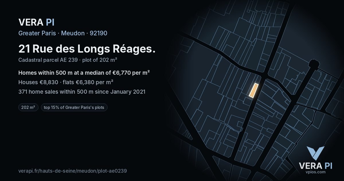 21 Rue des Longs Réages, Meudon at night – the plot lit, the parcels around coloured by the prices near them