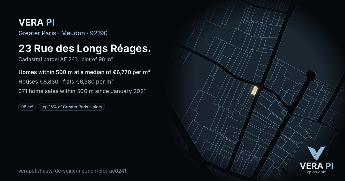 23 Rue des Longs Réages, Meudon at night – the plot lit, the parcels around coloured by the prices near them