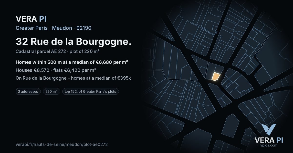 32 Rue de la Bourgogne, Meudon at night – the plot lit, the parcels around coloured by the prices near them