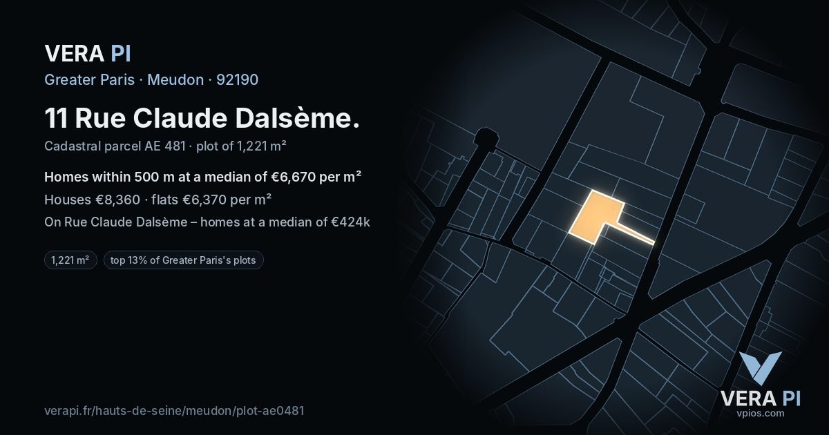 11 Rue Claude Dalsème, Meudon at night – the plot lit, the parcels around coloured by the prices near them