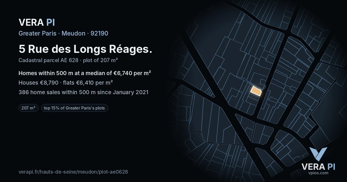 5 Rue des Longs Réages, Meudon at night – the plot lit, the parcels around coloured by the prices near them