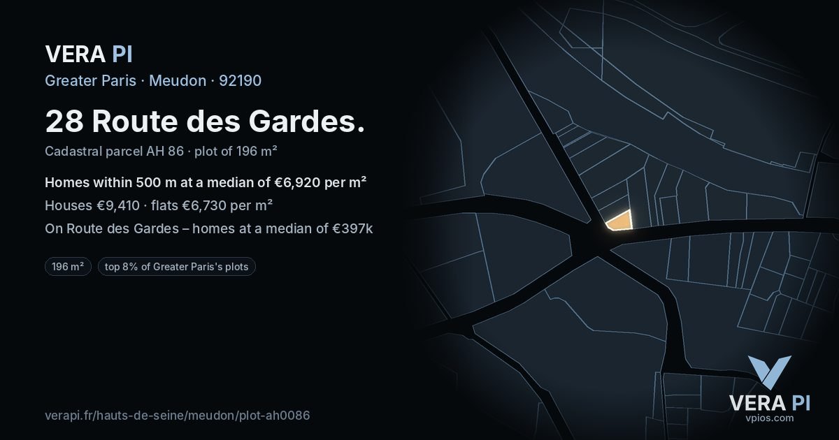 28 Route des Gardes, Meudon at night – the plot lit, the parcels around coloured by the prices near them