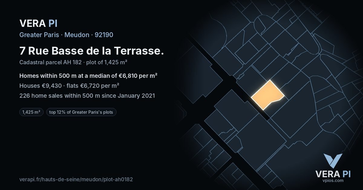 7 Rue Basse de la Terrasse, Meudon at night – the plot lit, the parcels around coloured by the prices near them
