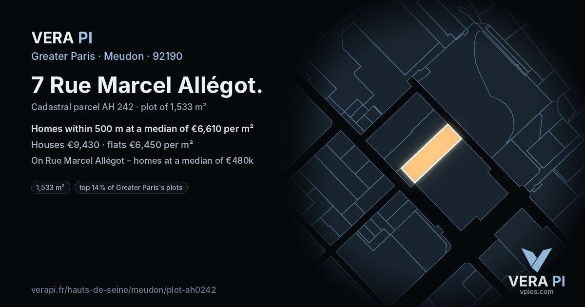 7 Rue Marcel Allégot, Meudon at night – the plot lit, the parcels around coloured by the prices near them