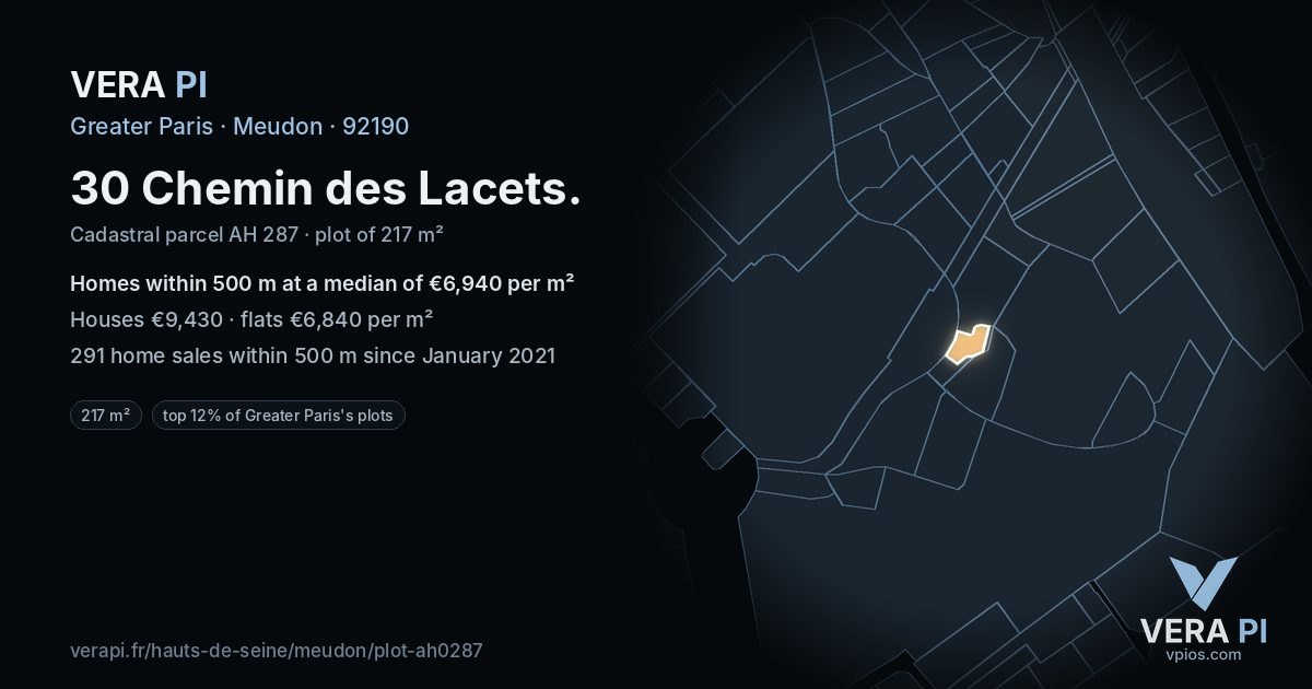 30 Chemin des Lacets, Meudon at night – the plot lit, the parcels around coloured by the prices near them