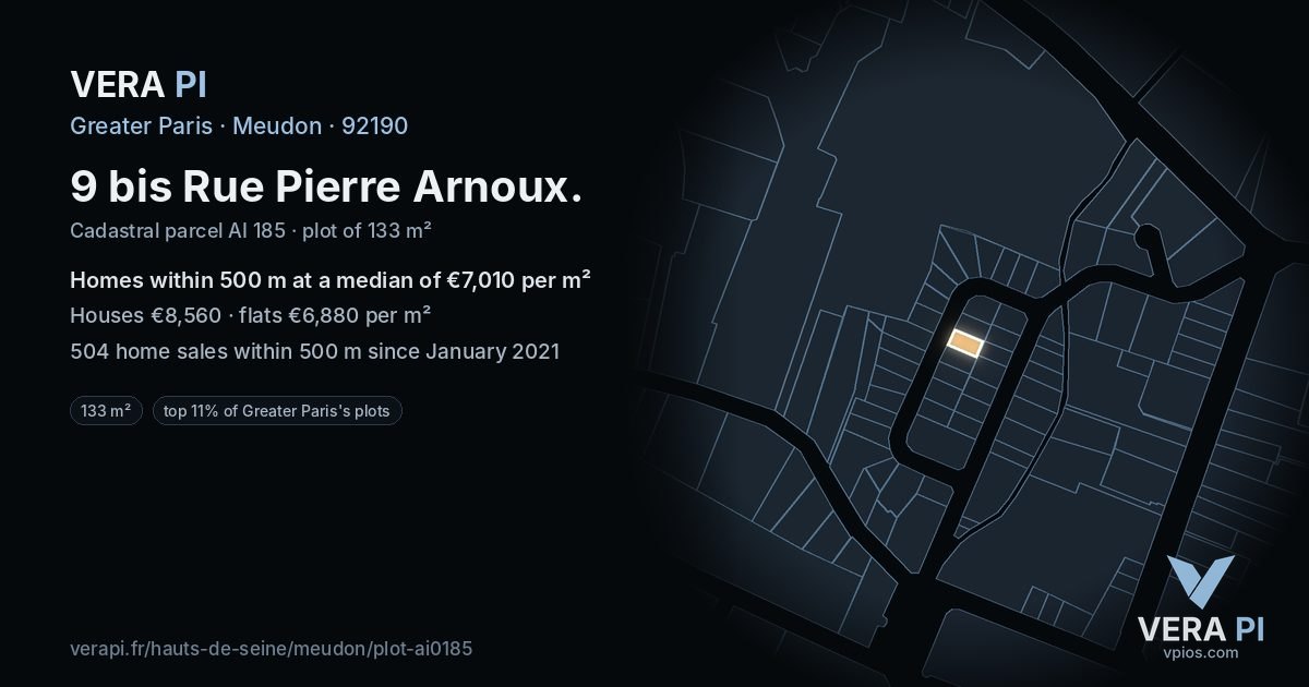 9 bis Rue Pierre Arnoux, Meudon at night – the plot lit, the parcels around coloured by the prices near them