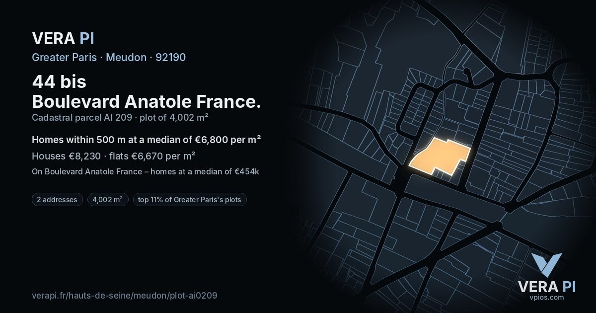 44 bis Boulevard Anatole France, Meudon at night – the plot lit, the parcels around coloured by the prices near them