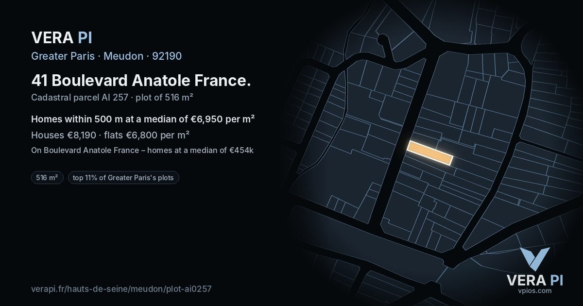41 Boulevard Anatole France, Meudon at night – the plot lit, the parcels around coloured by the prices near them