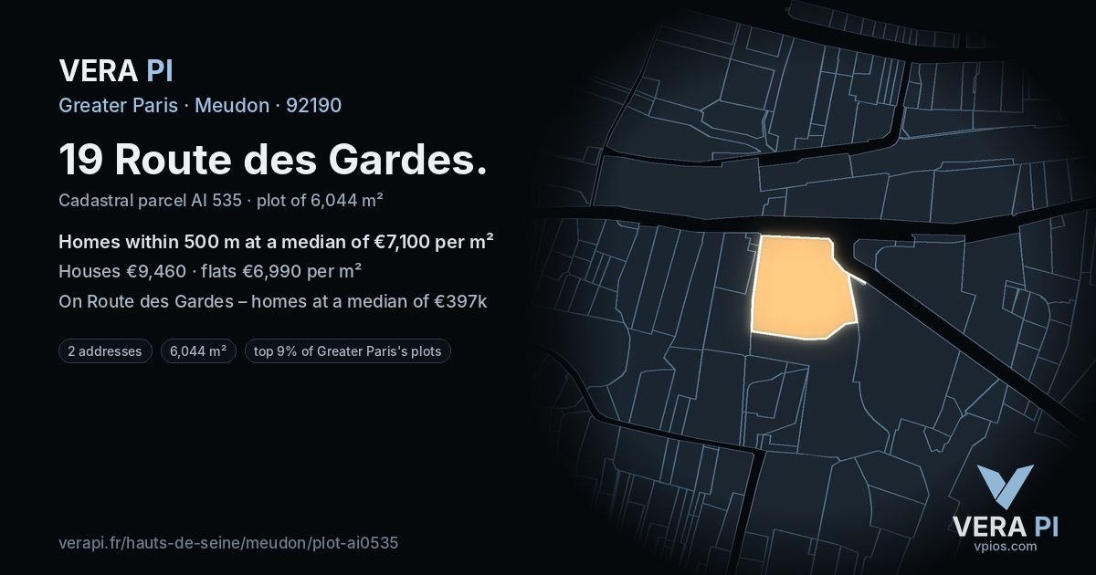 19 Route des Gardes, Meudon at night – the plot lit, the parcels around coloured by the prices near them