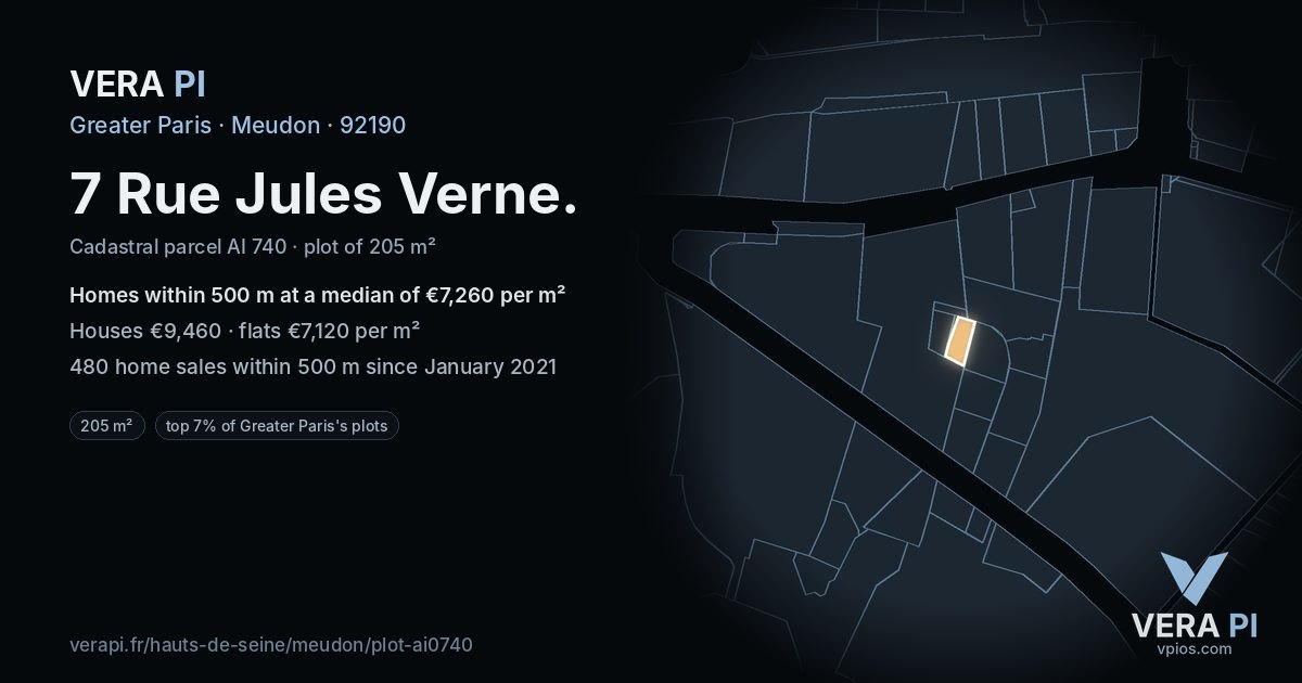 7 Rue Jules Verne, Meudon at night – the plot lit, the parcels around coloured by the prices near them
