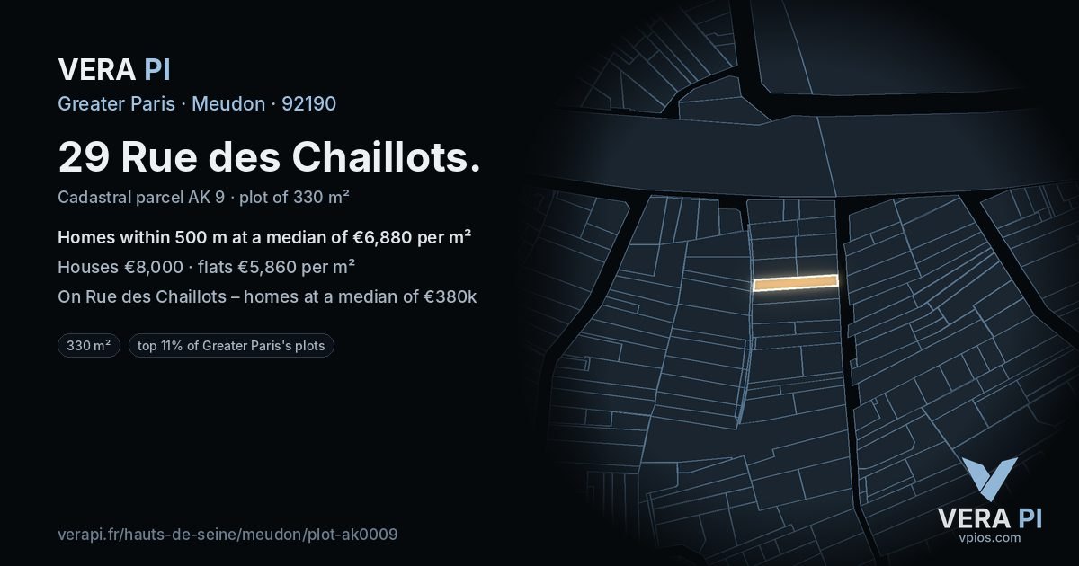 29 Rue des Chaillots, Meudon at night – the plot lit, the parcels around coloured by the prices near them
