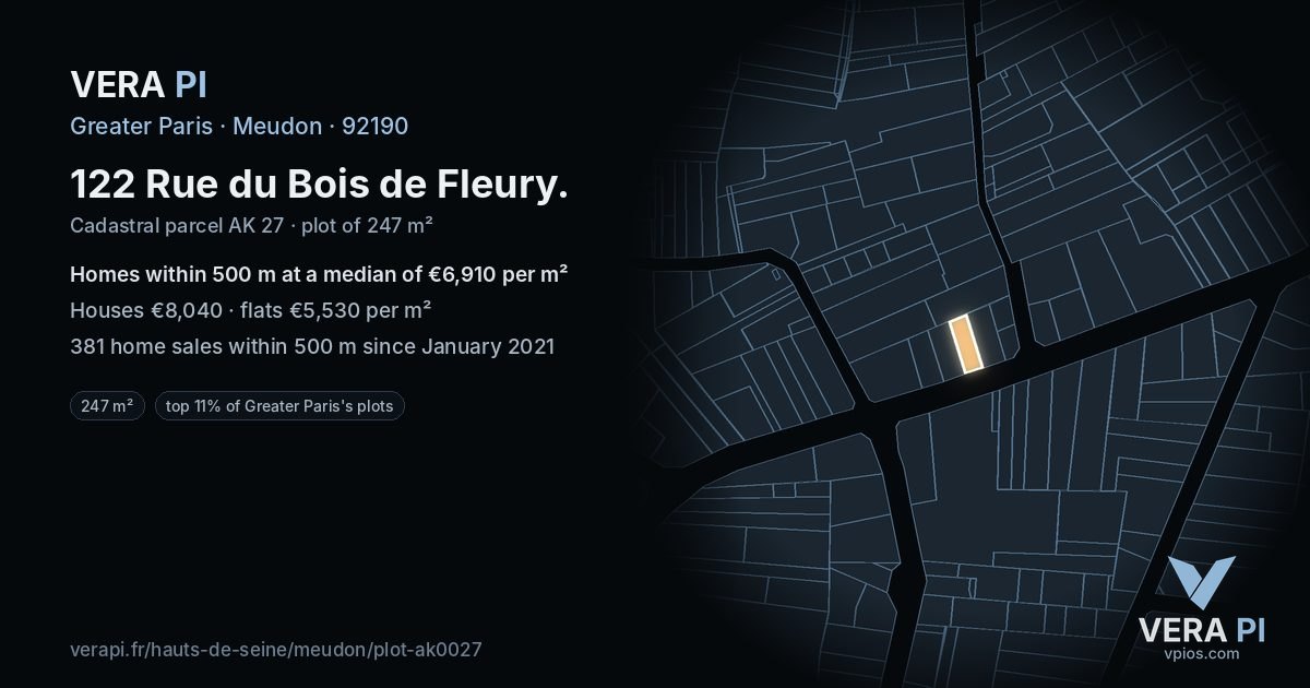 122 Rue du Bois de Fleury, Meudon at night – the plot lit, the parcels around coloured by the prices near them