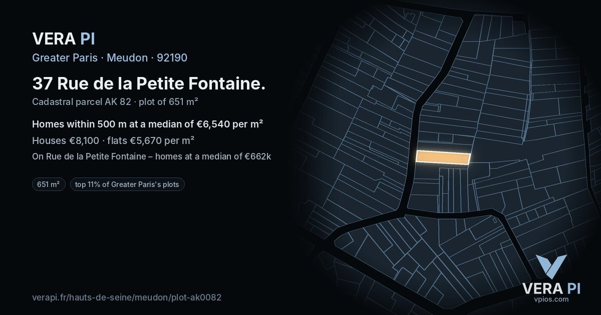 37 Rue de la Petite Fontaine, Meudon at night – the plot lit, the parcels around coloured by the prices near them