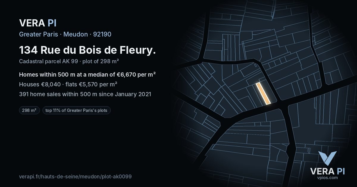 134 Rue du Bois de Fleury, Meudon at night – the plot lit, the parcels around coloured by the prices near them