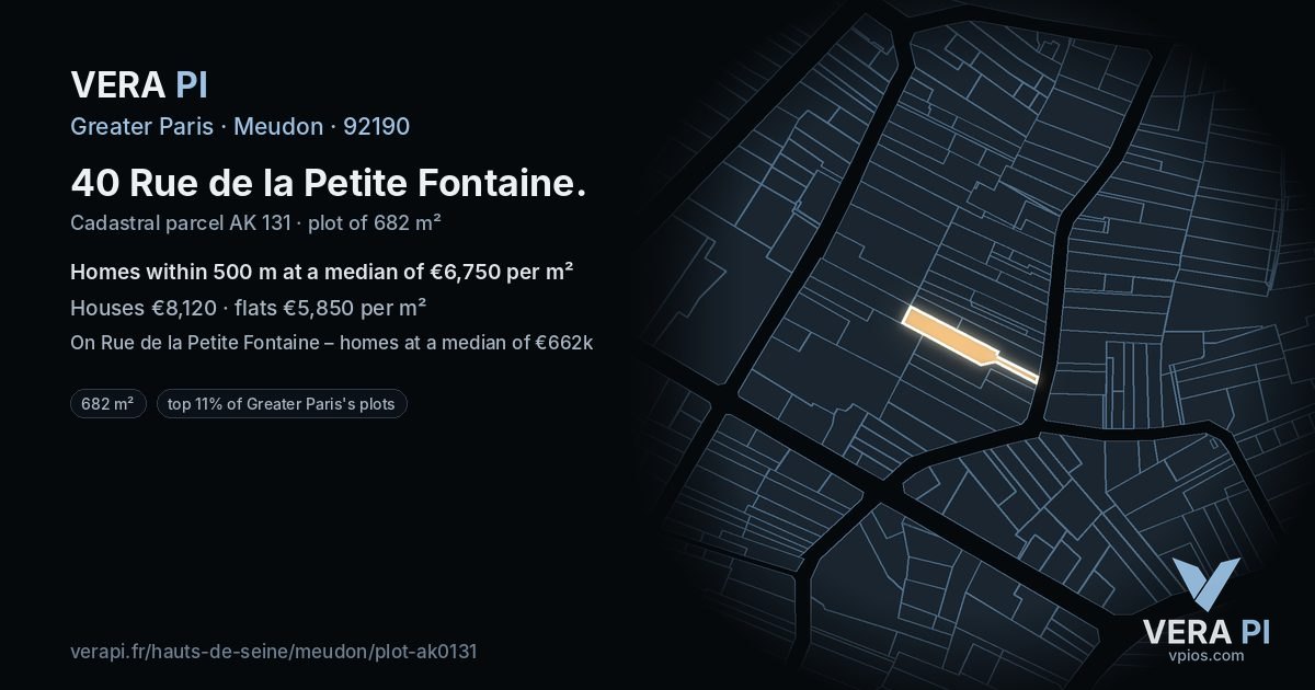 40 Rue de la Petite Fontaine, Meudon at night – the plot lit, the parcels around coloured by the prices near them