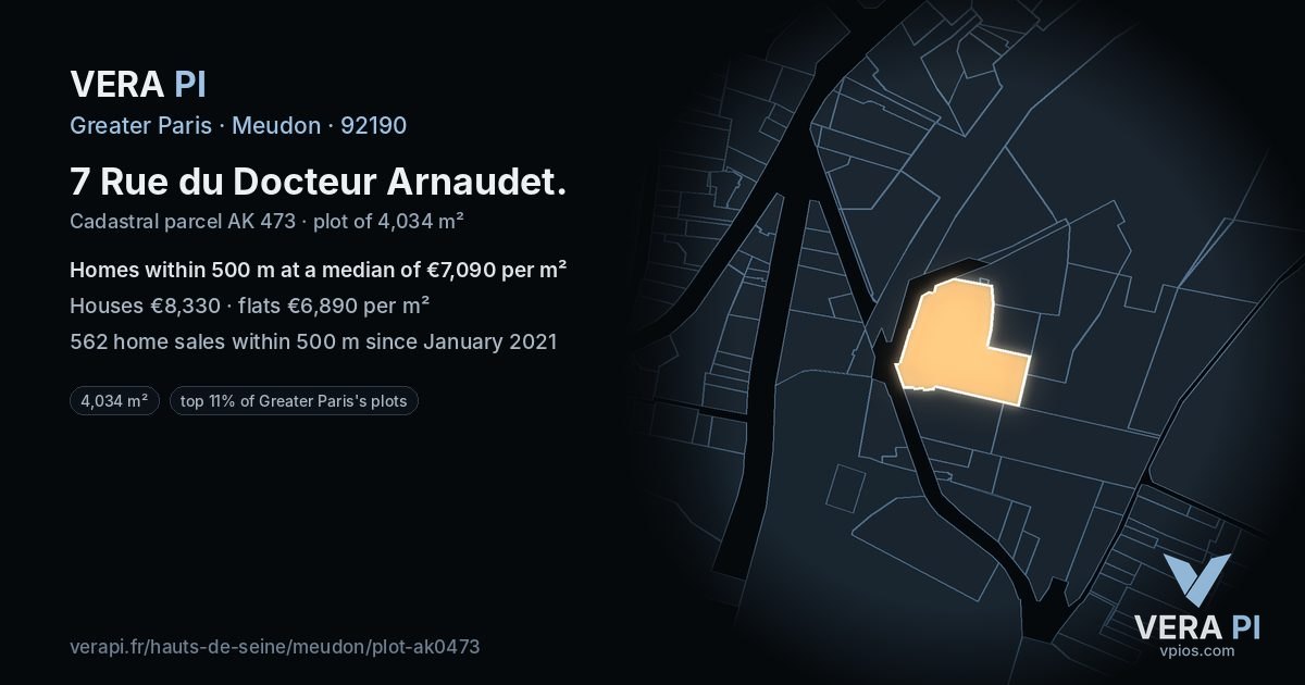 7 Rue du Docteur Arnaudet, Meudon at night – the plot lit, the parcels around coloured by the prices near them