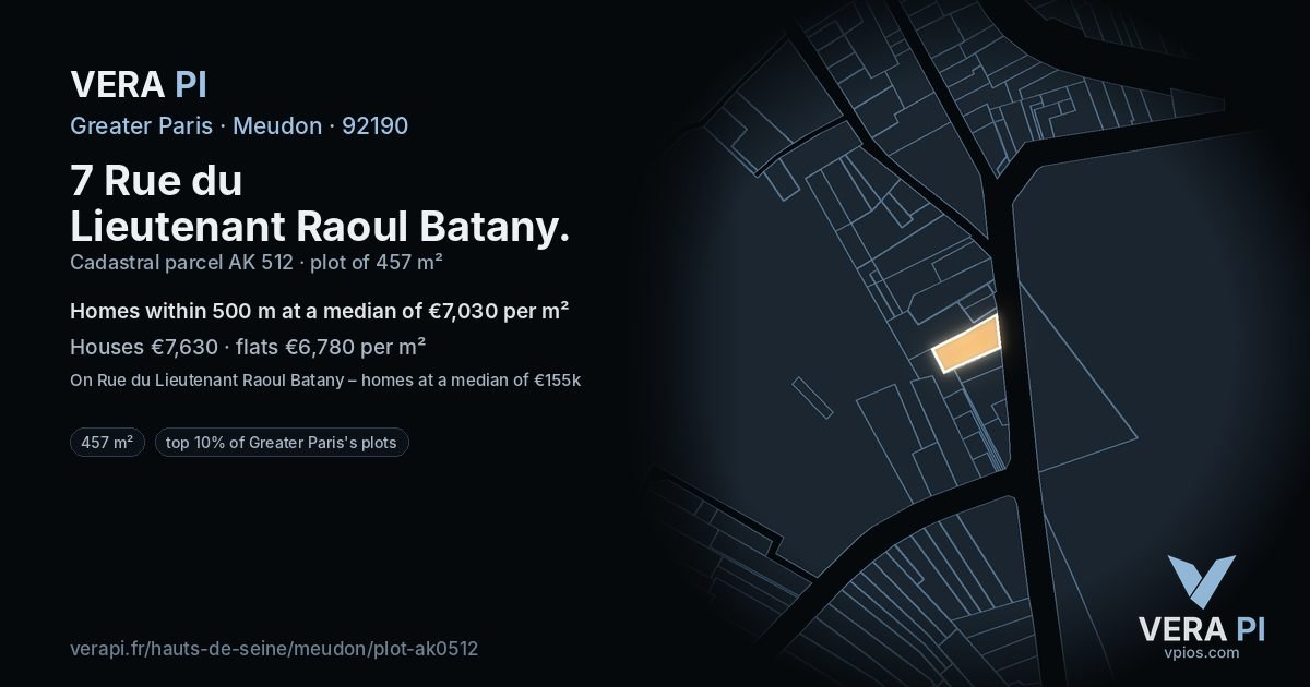 7 Rue du Lieutenant Raoul Batany, Meudon at night – the plot lit, the parcels around coloured by the prices near them